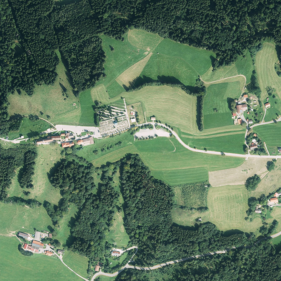 Der Hohe Peißenberg mit Observatorium und allen dazugehörigen Gebäuden, Digitales Orthophoto, 2012 Digitales Orthophoto des Hohen Peißenbergs mit Observatorium und allen dazugehörigen Gebäuden, 2012