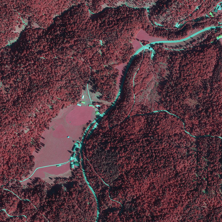 Achenpass; Color-Infrarotluftbild, 2024 Color-Infrarotluftbild des Achenpasses aus dem Jahr 2024